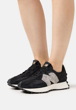 New Balance: Чёрные кроссовки 