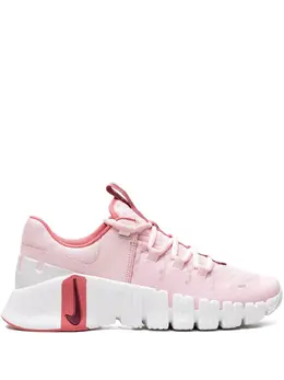 Nike: Светлые кроссовки 