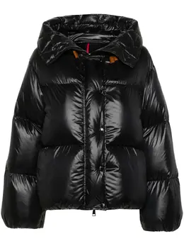 Moncler: Чёрная куртка 
