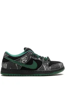 Nike: Зелёные кроссовки  SB Dunk Low