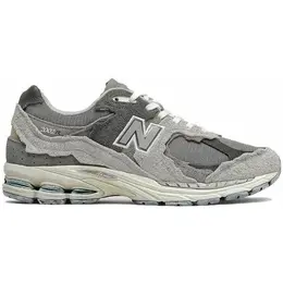 New Balance: Серые кроссовки  2002R