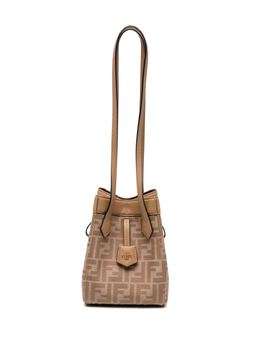 Fendi: Бежевая сумка 