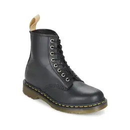 Dr. Martens: Чёрные ботинки 