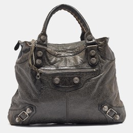Balenciaga: Тёмная сумка 