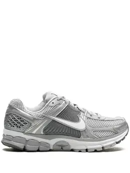 Nike: Светлые кроссовки 