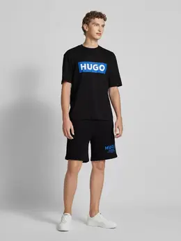 HUGO BOSS: Чёрная футболка 