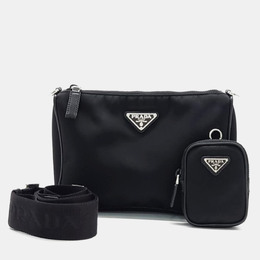 Prada: Чёрная сумка через плечо 