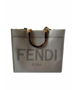 FENDI: Розовая сумка 