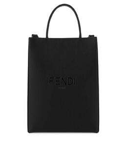 FENDI: Чёрная сумка 