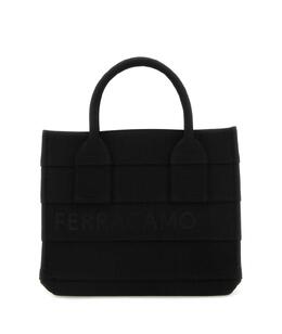 SALVATORE FERRAGAMO: Чёрная сумка 