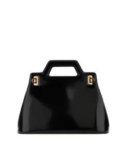SALVATORE FERRAGAMO: Чёрная сумка 