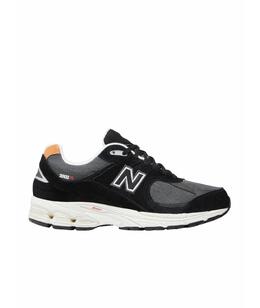 NEW BALANCE: Чёрные кроссовки 