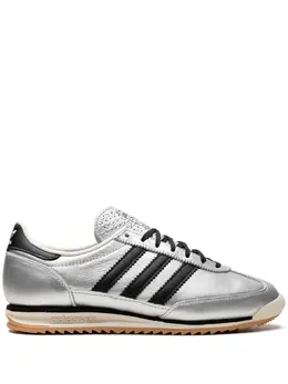 adidas: Серебристые кроссовки  SL-72
