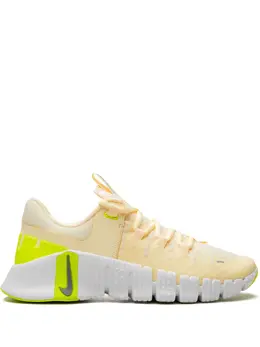 Nike: Жёлтые кроссовки 