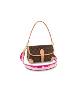 LOUIS VUITTON: Сумка 