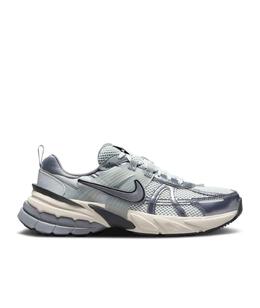 NIKE: Кроссовки 