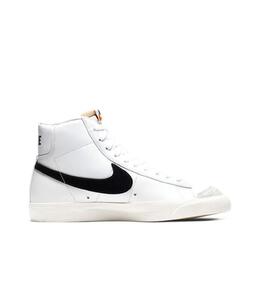 NIKE: Кроссовки 