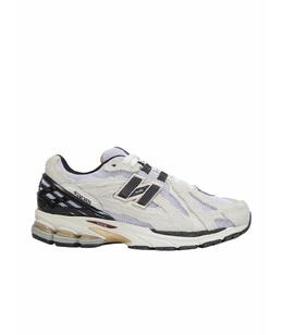 NEW BALANCE: Серые кроссовки 