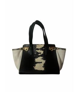 SALVATORE FERRAGAMO: Чёрная сумка 