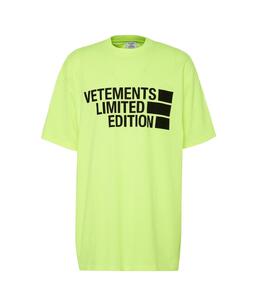 VETEMENTS: Футболка с принтом 