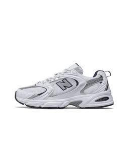 NEW BALANCE: Серебристые кроссовки 