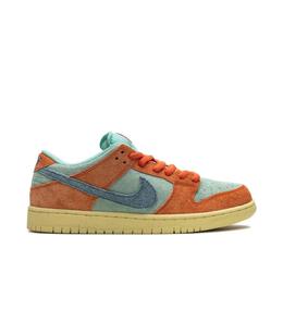 NIKE: Кроссовки 