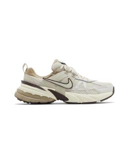 NIKE: Светлые кроссовки 