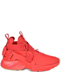 Nike: Красные кроссовки  Air Huarache