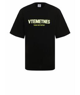 VETEMENTS: Футболка с принтом 