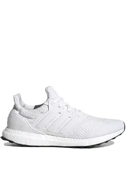 adidas: Белые кроссовки  UltraBoost DNA