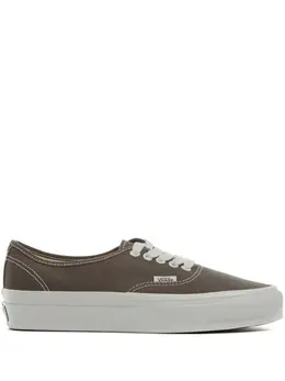 Vans: Кроссовки  Authentic