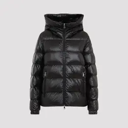 Moncler: Чёрная куртка 