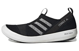 Adidas: Чёрные кроссовки  Terrex