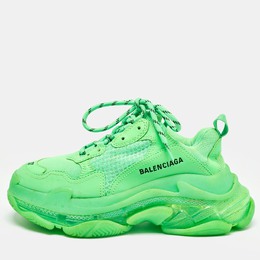 Balenciaga: Зелёные кроссовки  Triple S