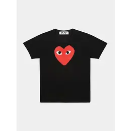 Comme des Garcons PLAY: Чёрная футболка 