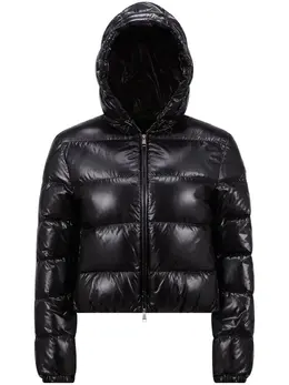 Moncler: Чёрная куртка 