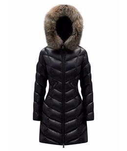 MONCLER: Длинный пуховик 