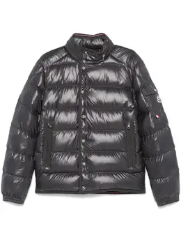 Moncler: Тёмная куртка 