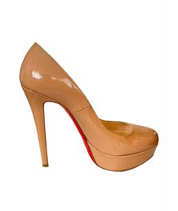 CHRISTIAN LOUBOUTIN: Бежевые туфли 