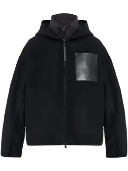 Moncler: Чёрная куртка 