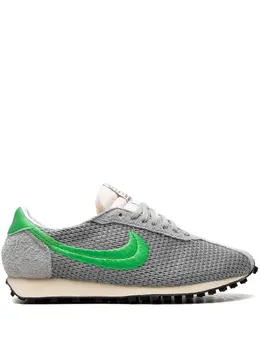 Nike: Зелёные кроссовки 