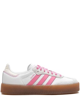 adidas: Белые кроссовки 