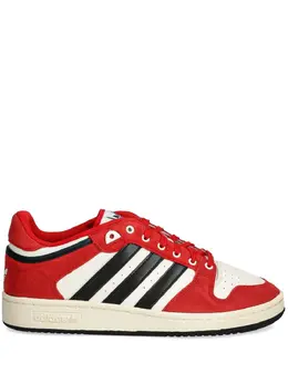 adidas: Яркие кроссовки 