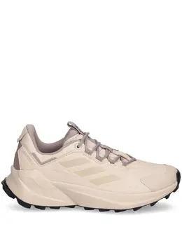 adidas: Светлые кроссовки  Terrex