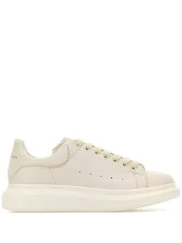 Alexander McQueen: Белые кроссовки  Oversized