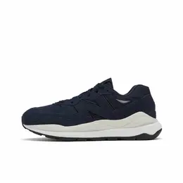 New Balance: Тёмные кроссовки  5740