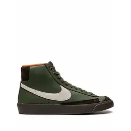 NIKE: Зелёные кеды  Blazer Mid 77 Vintage