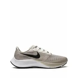 NIKE: Коричневые кроссовки  Air Zoom Pegasus 37