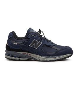NEW BALANCE: Тёмные кроссовки 