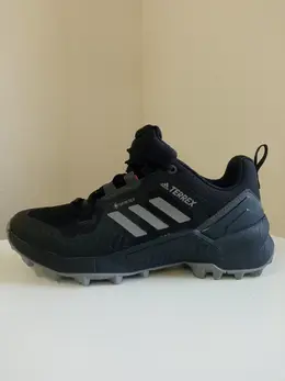 Adidas: Чёрные кроссовки  Terrex